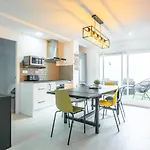Sunny On Cabanal Beach Apartment Valencia