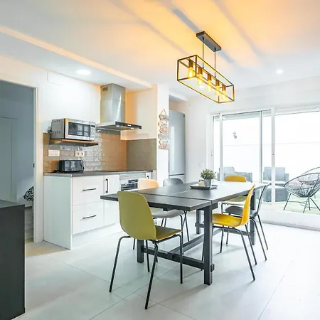 Sunny On Cabanal Beach Apartment Valencia